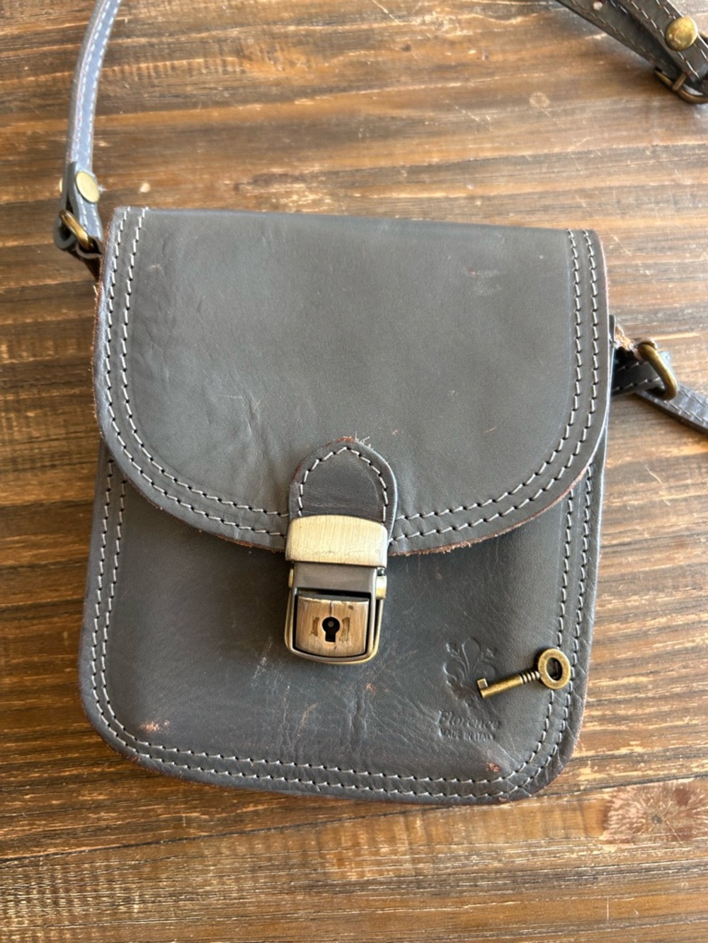 Vera Pelle Italian Leather Mini Crossbody Bag – Dark Grey Key Lock Satchel